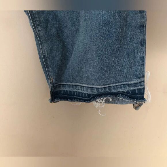 🐴 Old Navy | Distressed Edge Mid Rise Jeans - Picture 4 of 4